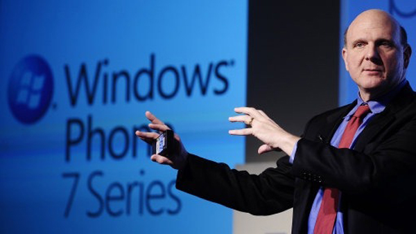 Директор Microsoft Стив Балмер рассказывает о новой мобильной платформе. (Фото MSDN.com.)